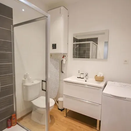 In The Heart Of Central Nice Functional And Cozy Studio For 2pers